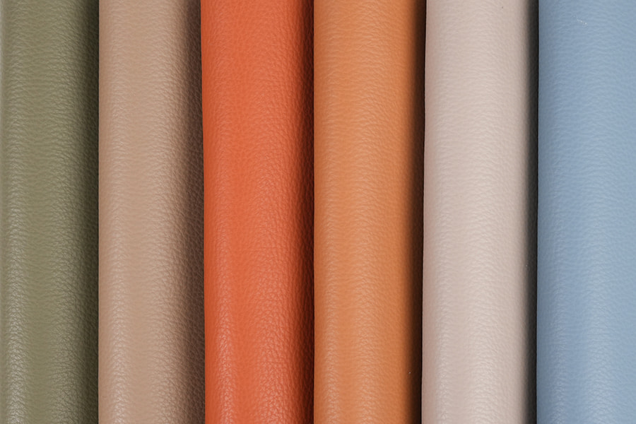 Miękka w dotyku, odporna na plamy sztuczna skóra do sof